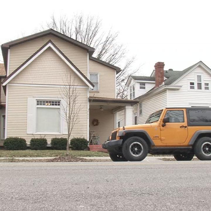 Jeffersonville Maple Street shooting scene 2.jpg